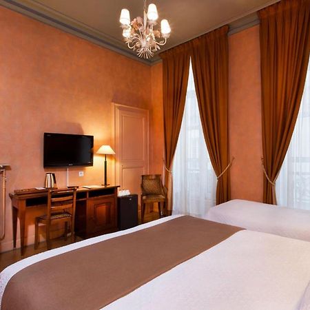 Hotel Du Palais Bourbon Paříž Pokoj fotografie